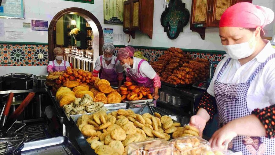 Beijing: Hutong Private Culinary Walking Tour - The tastings plan: 20+ bites across markets, shops, bakeries, and restaurants