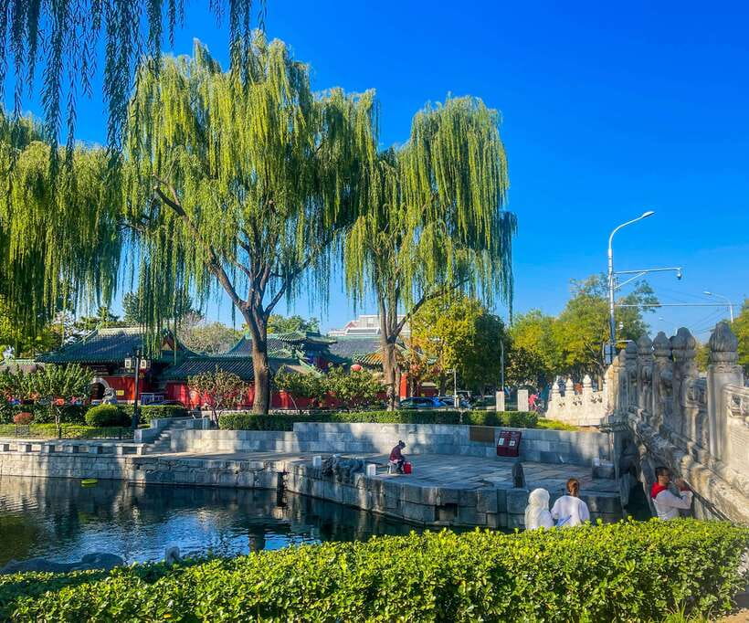 Beijing: Hutongs & Drum Tower City Walking Tour - Food, pace, and what the best-rated guides do differently