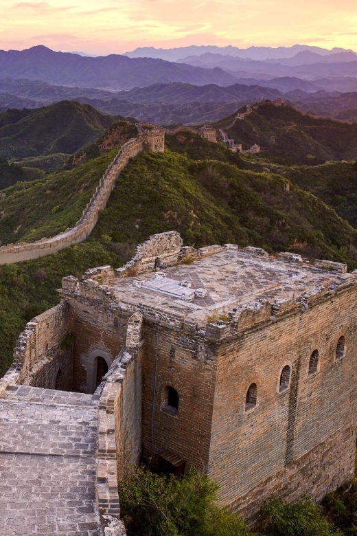 Beijing: Jinshanling and Simatai Wall&Gubei Watertown Tour - Picking a guide: the difference shows up in how you experience the wall