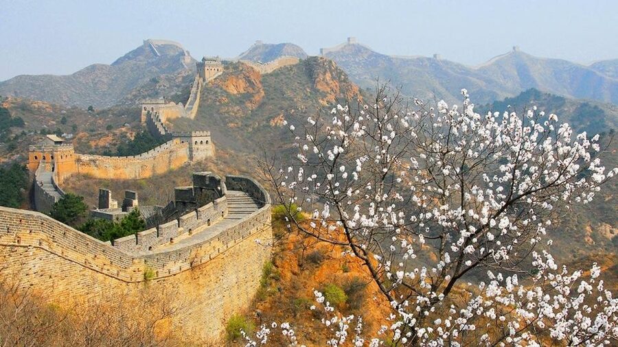 Beijing: Jinshanling and Simatai Wall&Gubei Watertown Tour - Should you book this Jinshanling and Simatai plus Gubei Water Town tour?
