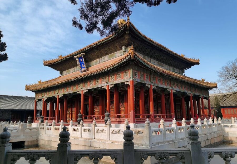 Beijing: Lama Temple, Confucius Temple and Guozijian Museum - How the guide shapes the whole experience
