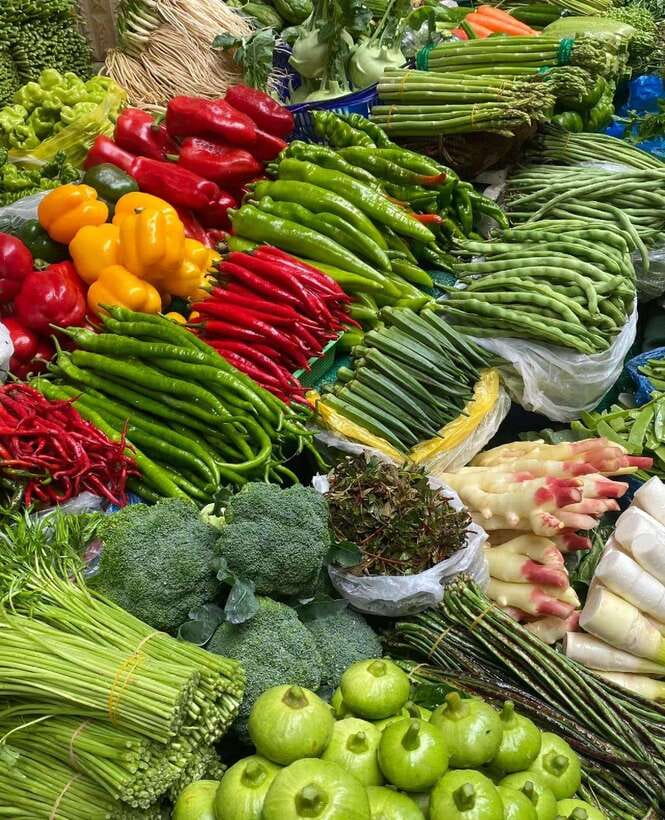 Beijing Market Tour with 10-course Family Feast - Key things to know before you go