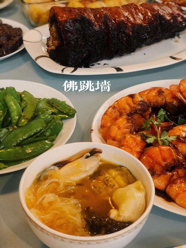 Beijing Market Tour with 10-course Family Feast - The ride to the home and what that transport includes