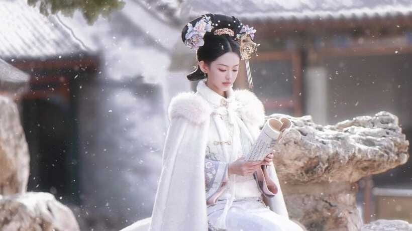 Beijing: Must-Try Chinese Ancient Costume Rental& Photoshoot - The Forbidden City Red Walls and Moat Photo Stop