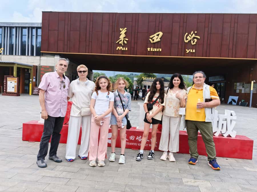 Beijing: Mutianyu Great Wall & Summer Palace Day Tour - Walking strategy on the Wall: pace, photos, and lunch planning
