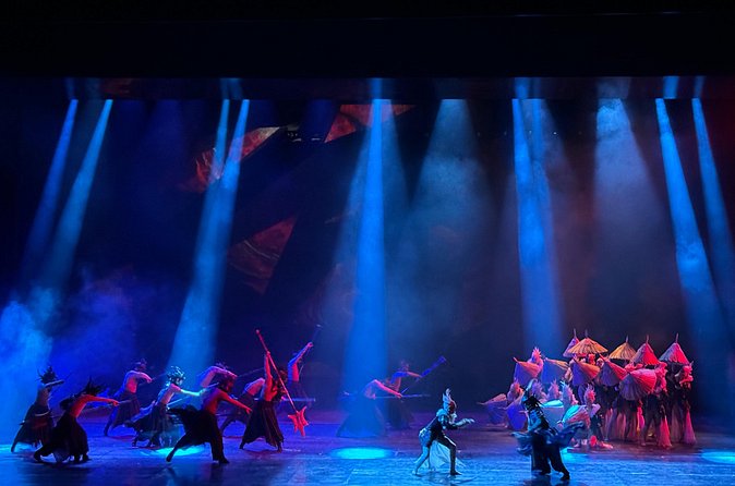 Beijing Night Golden Mask Dynasty Show Ticket with Guide and Pickup - Your English Guide: The Most Underrated Part