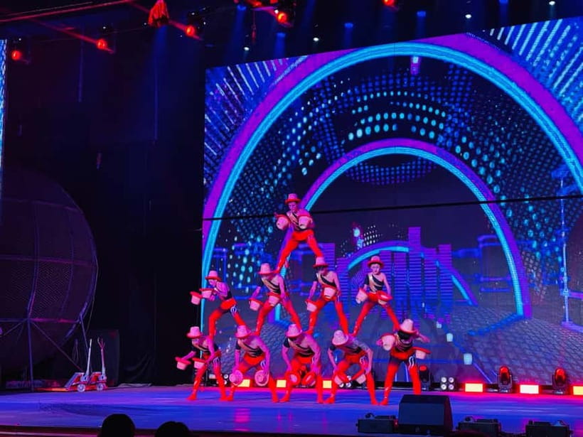 Beijing: Qinle Palace Acrobatics Show Ticket - Plate spinning, handstands, and contortion: the technique moments