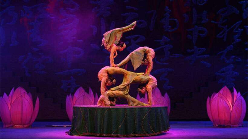 Beijing: Red Theatre Acrobatics Show Ticket-Local Must-See - Why This Acrobatics Show Beats a Generic Evening in Beijing