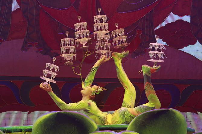 Beijing Roast Duck Banquet and Acrobatics Show with VIP Seats Evening Tour - Peking Duck Meets Acrobatics: What This Evening Tour Delivers