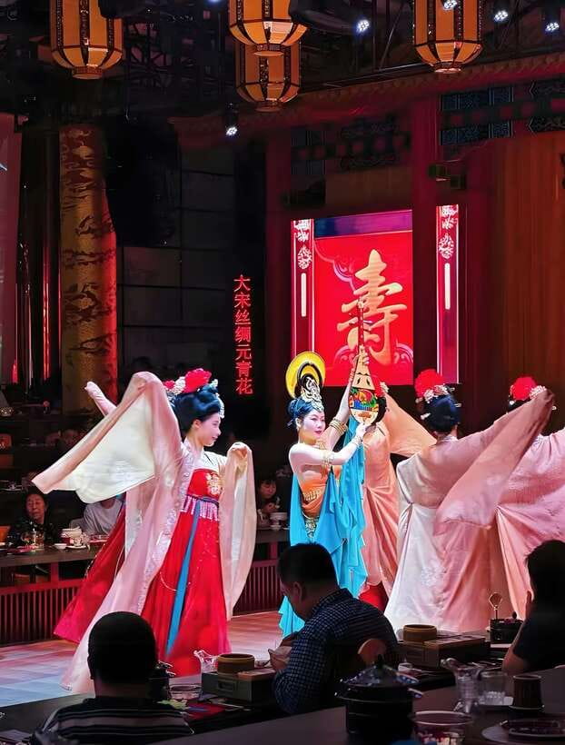 Beijing Royal Banquet with Chinese culture prefermance - Why the Transparent, Green Central Kitchen Matters
