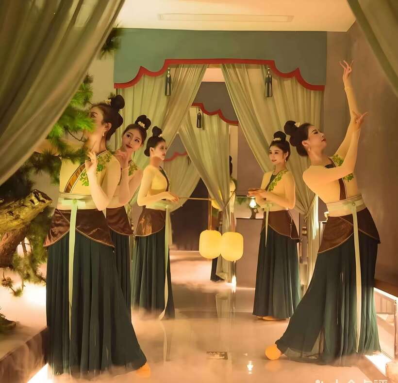 Beijing Royal Dinning Experience with cultural performance - Timing: lunch at 12:00 and dinner at 6:30
