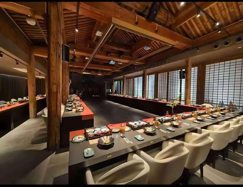 Beijing Royal Dinning Experience with cultural performance - The dining format: royal courses paired with a dish-by-dish performance