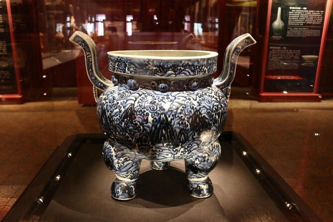 Beijing's Forbidden City with Special Viewing of Treasure Gallery and the Great Wall Ruins at Badaling - Jingshan Park: The Best Shortcut to City-Scale Perspective