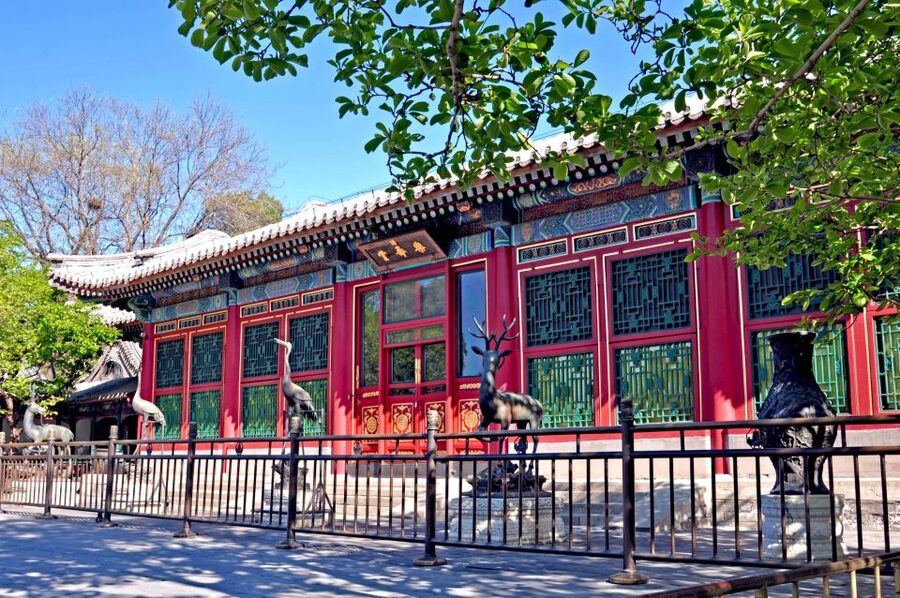 Beijing: Temple of Heaven, Panda House & Summer Palace Tour - Summer Palace with Empress Dowager Cixi in the background