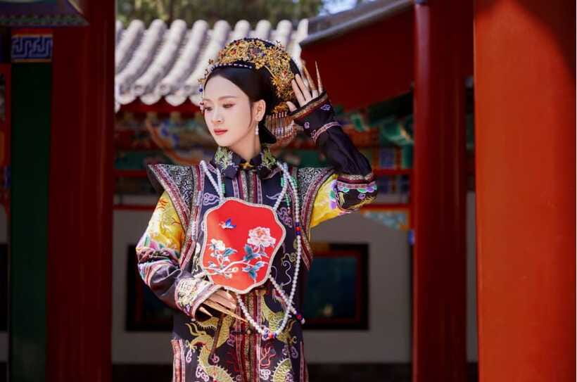 Beijing: Traditional Chinese Costume Makeover & Photo Shoot - The photo session: 35 digital shots and 5 retouched keepers