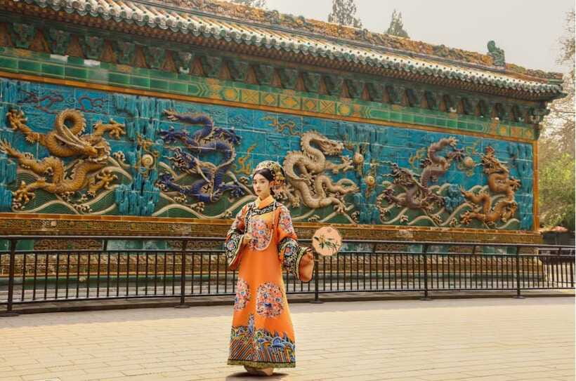Beijing: Traditional Chinese Costume Makeover & Photo Shoot - English guide support: the difference between awkward and confident