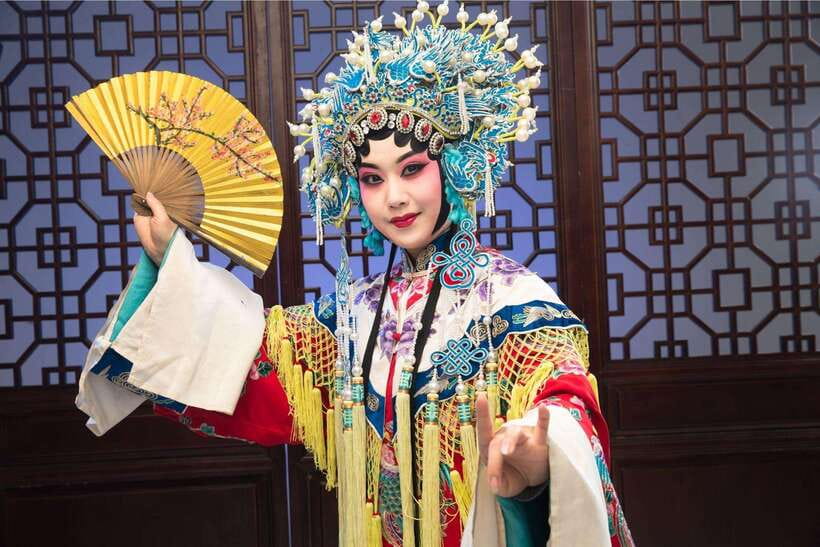 Beijing: Traditional Cultural Show Peking Opera Tickets - What You Actually Watch: Makeup, Costumes, and Classic Opera Skills