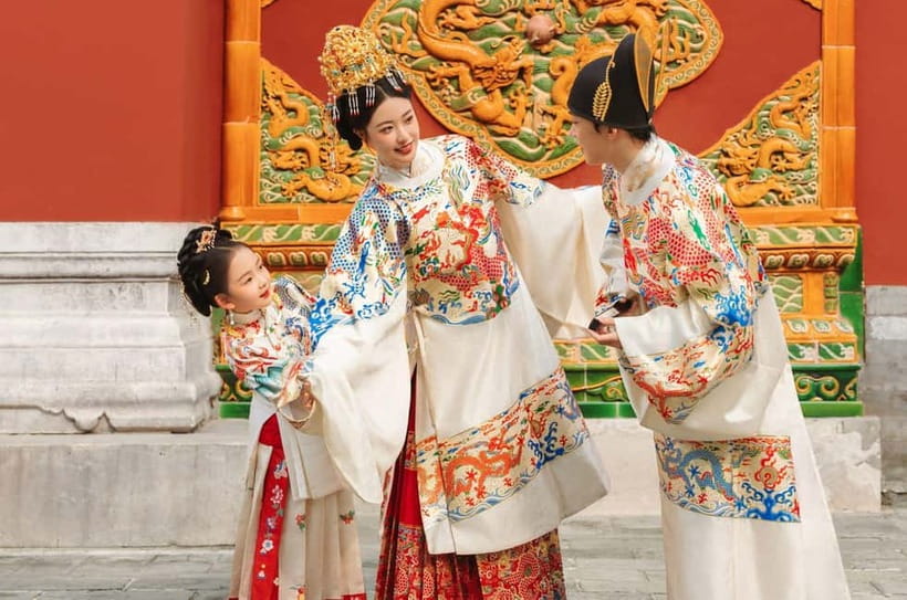 Beijing Traditional Hanfu Experience & Photoshoot for Groups - What you’re really buying with a Hanfu group photoshoot