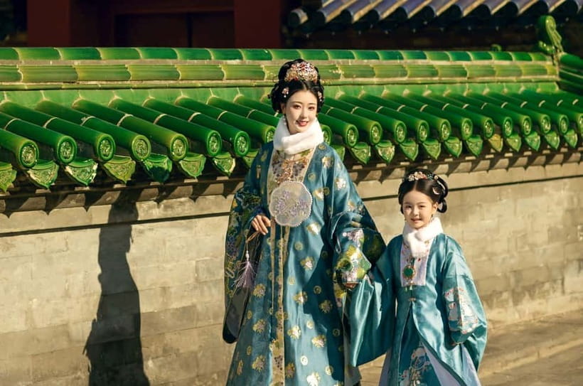 Beijing Traditional Hanfu Experience & Photoshoot for Groups - Costume choice, makeup, and the 1.5-hour transformation