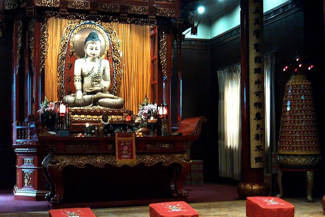 Best of Shanghai Day Tour, including Jade Buddha Temple & Bund & Yuyuan Garden - Shanghai Museum: the 1.5 hours that sets the tone