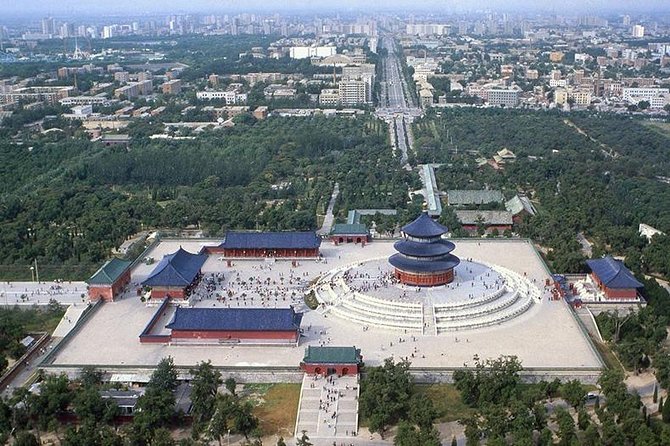 Boutique Tour: Four Must-sees of Beijing and Peking Duck - Tiananmen Square: the geography of modern China in 40 minutes