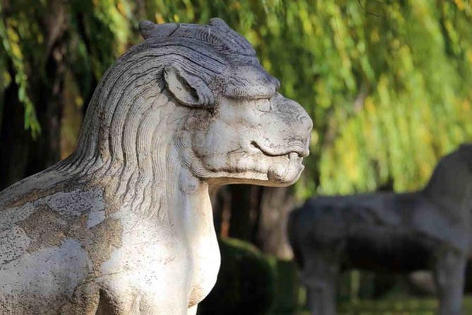 Boutique Tour: Juyongguan, Sacred Way and Dingling of Ming Tombs - Juyongguan Great Wall: a strategic pass close to Beijing