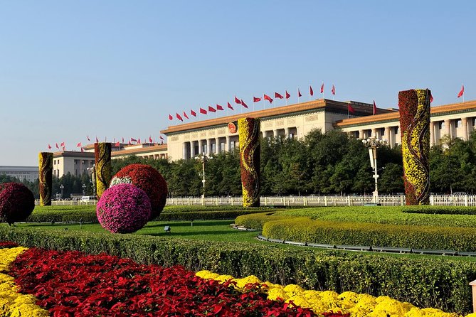 Boutique Tour: Tiananmen, Forbidden City, Mutianyu with VIP Pass - Lunch With a View and How the Day Stays Comfortable