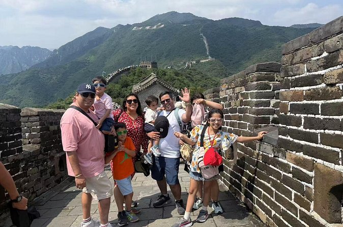 BusDa-Private Mutianyu Great Wall Trip with English Guide - Getting to Mutianyu: Comfort, Timing, and a Useful Pickup Location