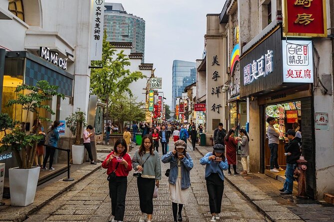 Changsha Walking Food Tour with Private Guide - Changsha after dark: the setting for street food