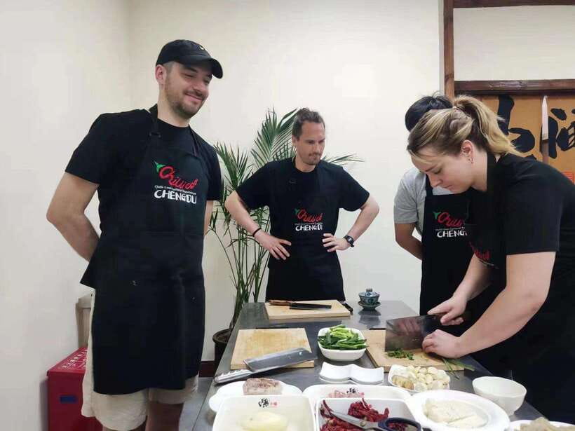 Chengdu: Cooking Class with Fresh Market Half Day Experience - The Meal, Beer, and What Makes the Food Taste Better