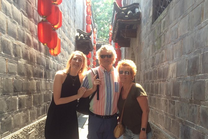 Chengdu Private Sightseeing Tour with Panda Breeding Center Visit - Who should book this Chengdu panda and Old Town private tour?