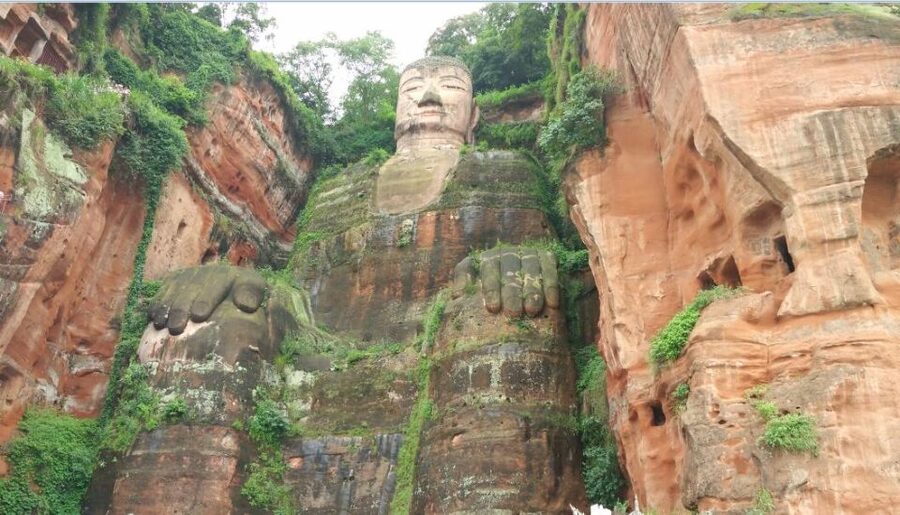 Chengdu Private Tour of Leshan Buddha and Panda Base - Chengdu Research Base of Giant Panda, Morning Energy Included