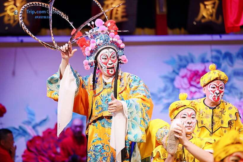Chengdu: Sichuan Opera Face-Changing and Acrobatics Show - Why Shufeng Yayun Feels Like More Than a Ticket