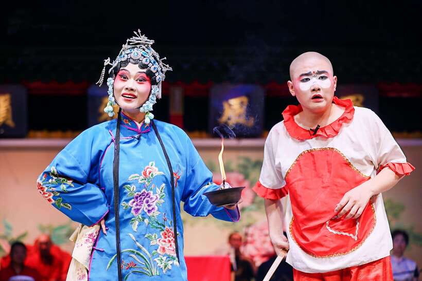 Chengdu: Sichuan Opera Face-Changing and Acrobatics Show - Should You Book Shufeng Yayun Face-Changing and Acrobatics?