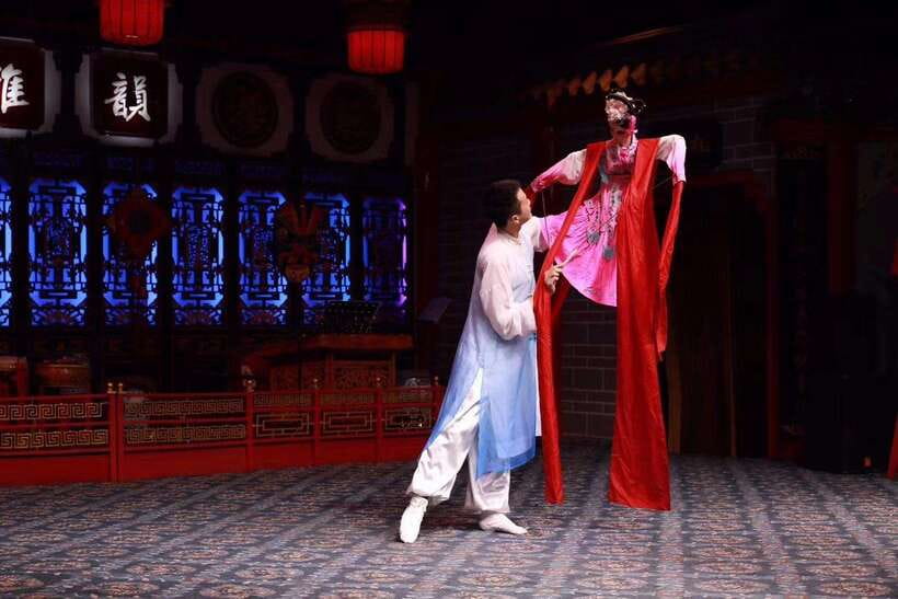 Chengdu: Sichuan Opera Show ShufengYayun & Covered Bowl Tea - The venue, seating, and the one-minute walk you should plan for