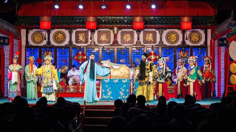 Chengdu: Sichuan Opera Shu Feng Yan Yun Evening Show Ticket - Tea, Snacks, and What to Eat Before You Go