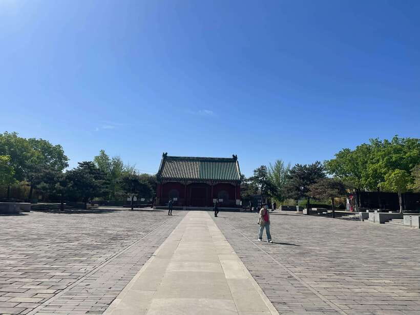 Chinese Kungfu class in old temple beside Forbidden Ci - Key points