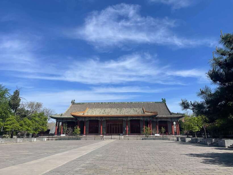 Chinese Kungfu class in old temple beside Forbidden Ci - A kungfu class inside a Pudusi temple courtyard by the Forbidden City