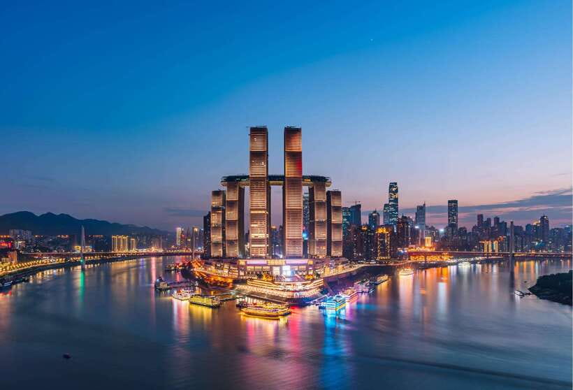 Chongqing: 1-day Essential Guided City Tour without Car - Mountain steps, Walled Gate remnants, and the walking choreography