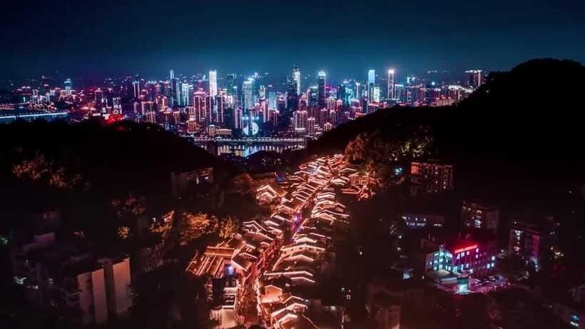 Chongqing: 520m-high Eye Skyview Deck Ticket for Adult - Day versus night: when the view pays off most