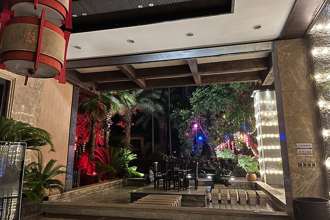 Chongqing Luxury Hot Spring and Massage Luxury Meal Private Tour - Unlimited luxury meal: 30 dishes plus drinks and desserts