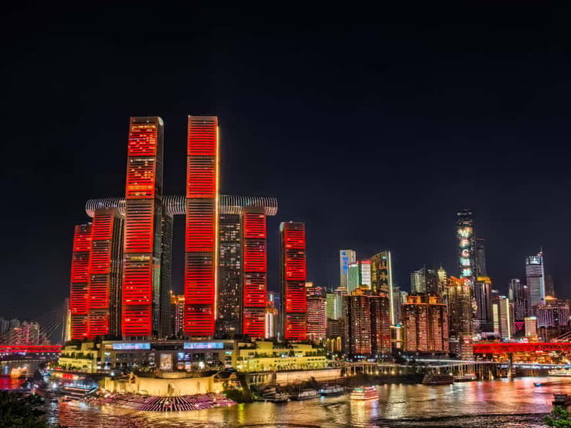 Chongqing: Magic Night View and Secret Viewing Spots Tour - Break time and final panoramas: when the city layers click