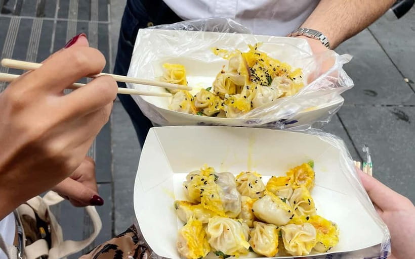Chongqing: Private Food Tour and Magical Night Views - How the private guide changes the value