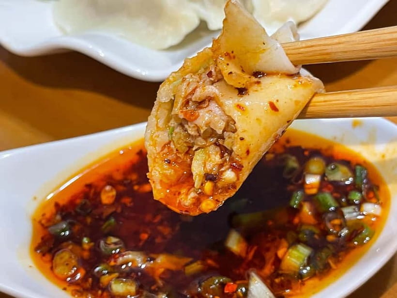Chongqing: Private Food Tour and Magical Night Views - Meeting in central Chongqing, then getting out of plain sight