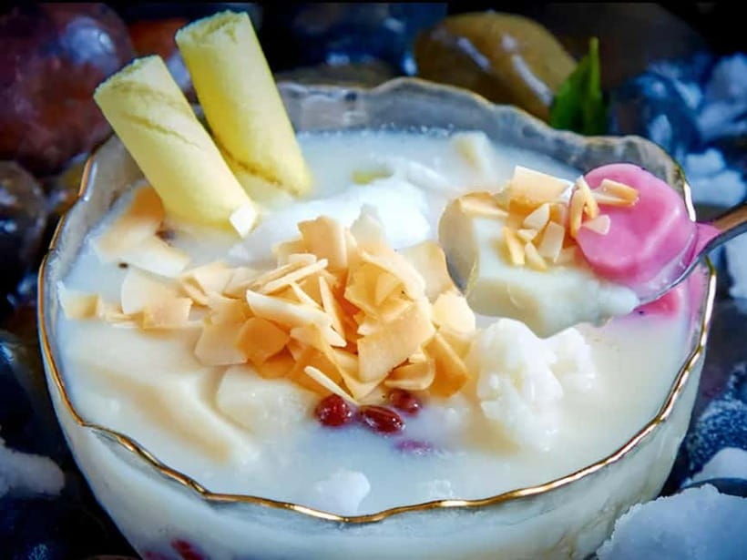 Chongqing: Private Food Tour and Magical Night Views - The skyline finale at Yuzhong Peninsula, “Mountain City of Lights” style