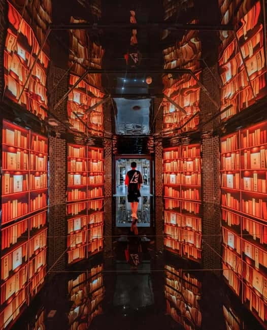 Chongqing: Surreal Urban, Ancient Town, and Secret Viewpoint - Longmenhao Old Street, a quieter old-town pause