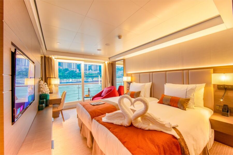 Chongqing: Yangtze River Cruise with Meals and Accommodation - Day 3 Qutang and Xiling Gorge Sailing, Poems, and Shennv Stream