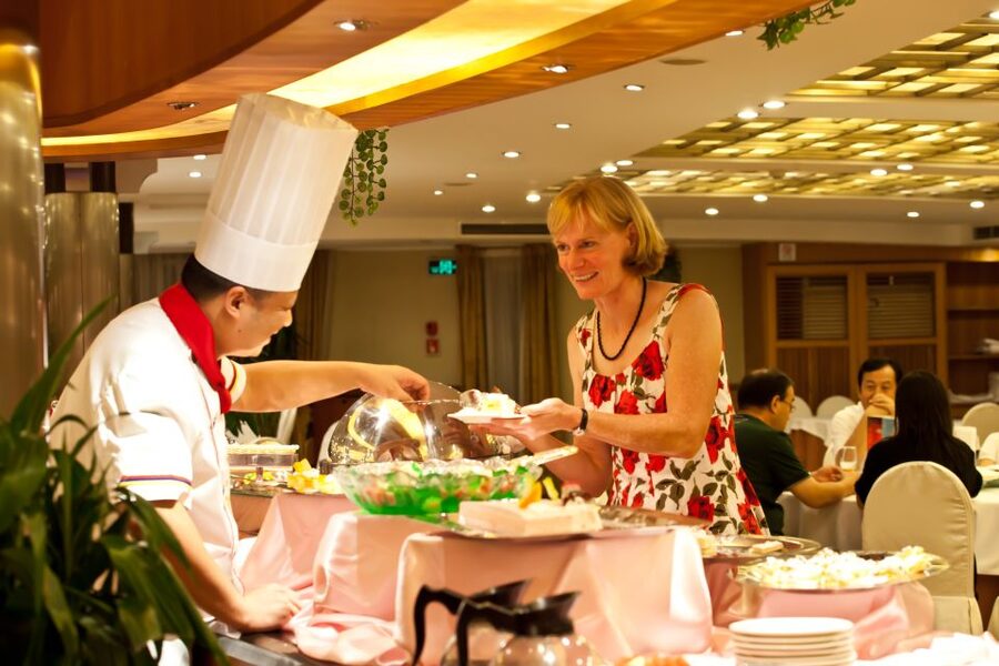 Chongqing: Yangtze River Cruise with Meals and Accommodation - Food, Service, and What to Expect With Meal Consistency