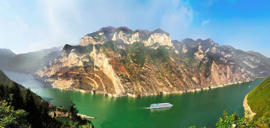 Chongqing: Yangtze River Cruise with Meals and Accommodation - Optional Shows and Excursions: How to Decide Without Regretting It