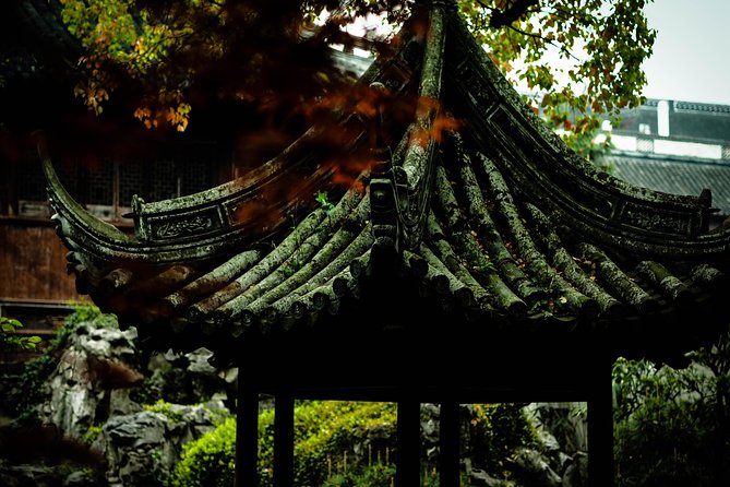 Coach Day Tour: Classic and Modern Shanghai with Lunch - Chinese lunch, then Lujiazui and the Shanghai History Museum